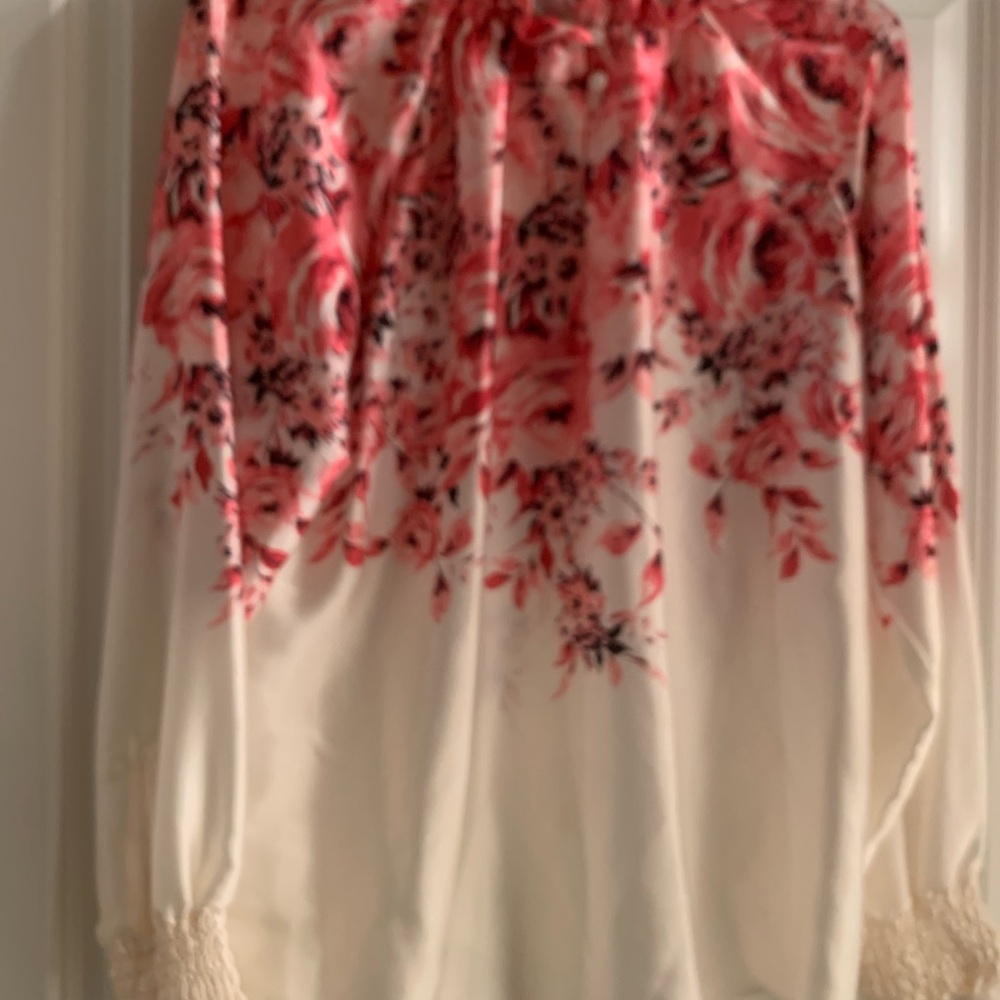 Anne Klien Pink and Red Floral Blouse 3/$25 - Picture 4 of 5